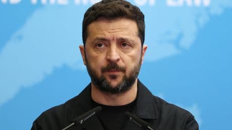 Remaniement en Ukraine: Zelensky veut nommer le premier ministre sortant Chmygal à la Défense