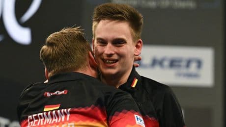 Darts-Traum lebt weiter - Deutschland jetzt im WM-Halbfinale!