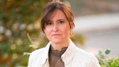 María Leániz, experta en orden: “Las nuevas rutinas faciales hacen que la encimera del lavabo parezca una legión de playmobils de las mejores marcas de cosméticos”
