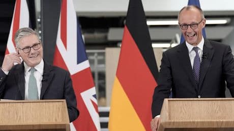 „Wenn sie so alt wird“ – Als Merz nach Merkel gefragt wird, reagiert er mit einem bissigen Kommentar