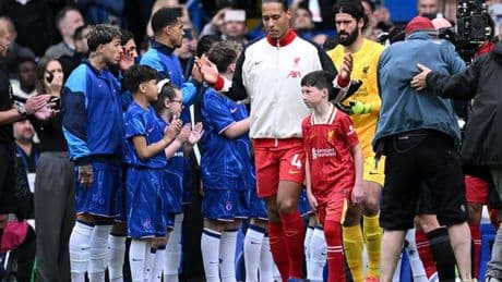 Enzo Fernandez makes feelings clear during guard of honour before Liverpool game