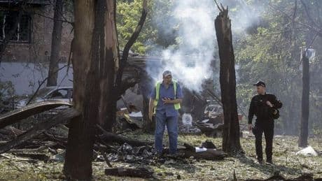 15 muertos en uno de los ataques rusos «más horribles» contra Kiev