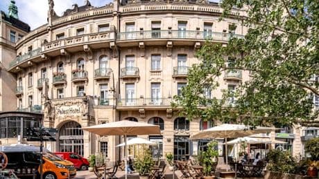 Stadt lässt Flüchtlinge in ehemaliges Luxushotel einziehen