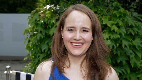 Ricarda Lang zeigt Abnehmerfolg im hautengen Kleid bei den Bayreuther Festspielen