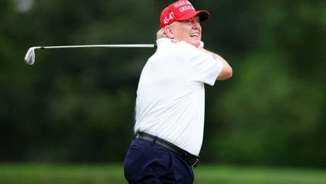 El médico de Trump certifica su salud "excelente" y que sus "frecuentes victorias al golf" contribuyen a su bienestar