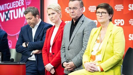 Los socialdemócratas alemanes comienzan a votar el acuerdo de coalición con la CDU con el rechazo de las juventudes del partido