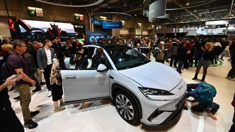 «Ils sont leaders des véhicules hybrides rechargeables»: les voitures chinoises font une percée en Europe