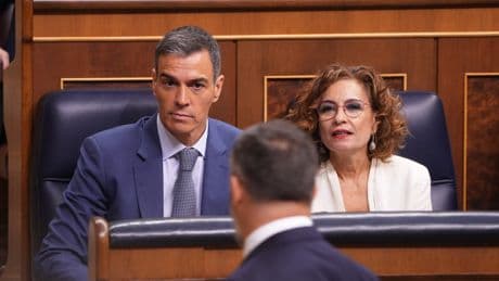 La pinza de Sánchez y Abascal, la pesada losa de Feijóo y el muro de los 'minions'