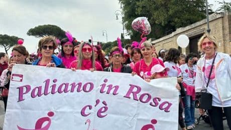 Roma si tinge di rosa con Race for the Cure: 150mila partecipanti. Al Villaggio della Salute 4mila test gratuiti per la diagnosi dei tumori al seno