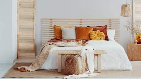 De terciopelo, ratán o panelado: lo último en cabeceros de cama para tu dormitorio