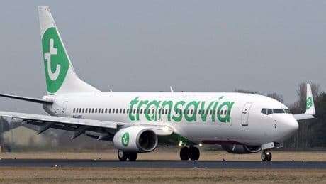 El Gobierno prepara sanciones a Wizzair y Transavia por cobrar el equipaje de mano