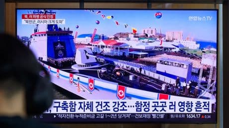 Kim Jong-Un sauer: Unfall bei Stapellauf von nordkoreanischem Kriegsschiff