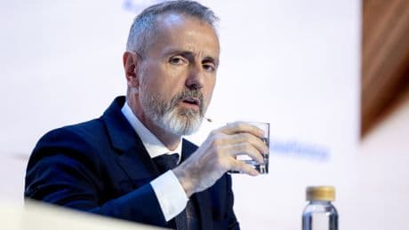 Telefónica evalúa la compra de su rival Vodafone dentro de su estrategia de crecimiento