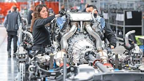 Autokonzern im Umbau: In der erschütterten Mercedes-Welt