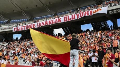 Galatasaray taraftarından Filistin pankartı: "Filistin’de insanlık ölüyor"