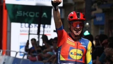 Ciccone aguanta el tirón de UAE y se lleva su primera Clásica San Sebastián