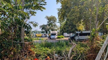 Sparite alcune delle famiglie rom dal campo dei ragazzini dell'incidente al Gratosoglio