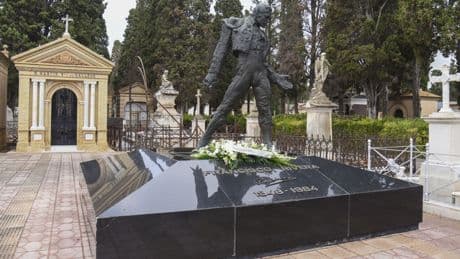 Saquean la tumba de Paquirri en el cementerio de San Fernando de Sevilla
