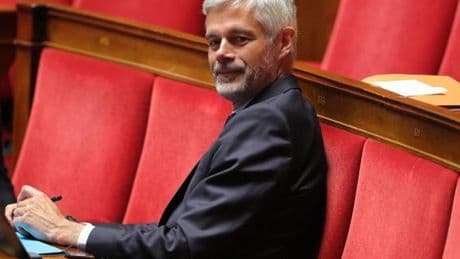 Augmentation d’impôts et proportionnelle, Laurent Wauquiez hausse encore le ton contre François Bayrou