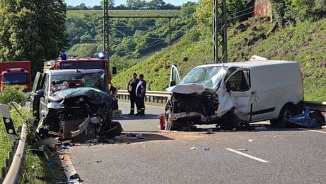 Schwerer Unfall in Trier - Eine Person tot, zwei Schwerverletzte