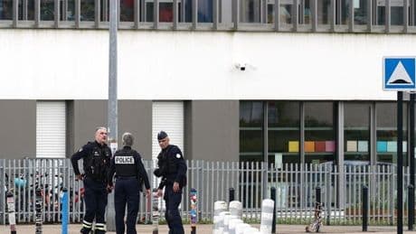 Un chico de 15 años mata a una persona y hiere a otras tres en un colegio de Nantes