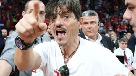 El baloncesto griego salta por los aires: un presidente en busca y captura, amenazas desde la grada...: «Son unos bastardos»