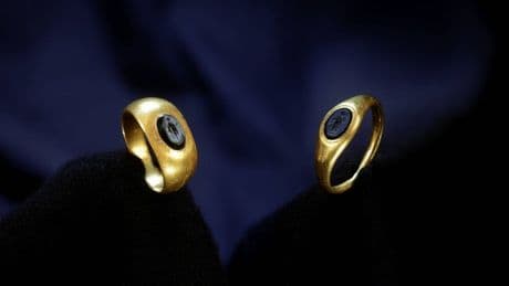 Hallado en Iparralde un anillo de época romana casi idéntico a otro encontrado en Navarra