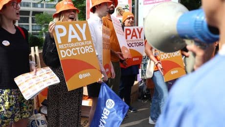 Doctors rebuffed ‘money in pockets’ offer, says Streeting as 5-day strike begins