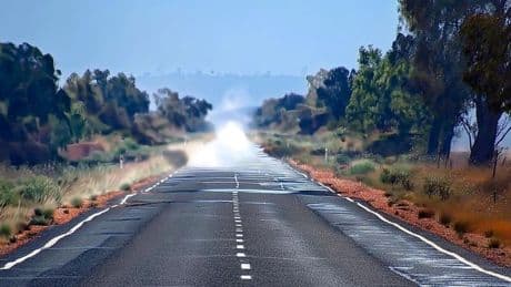 Espejismos en la carretera: ¿Pueden afectar también a los sistemas inteligentes de tu coche?