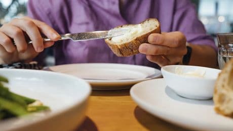El motivo por el que no deberías eliminar el gluten de tu dieta si no hay causas médicas