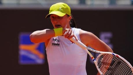 Iga Swiatek, triple tenante de titre, en plein doute avant son entrée en lice à Roland-Garros