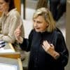 Minister Crevits (cd&v) wil verbod op algoritmes op sociale media tot 18 jaar