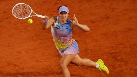 EN DIRECT | Roland-Garros : menée au score, Iga Swiatek s’accroche face à Aryna Sabalenka