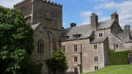 National Trust to cut 550 jobs as Reeves’ budget adds £10m to costs