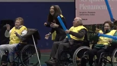 El colegio Berrio Otxoa celebra sus 'All impiadas', unas jornadas deportivas intergeneracionales