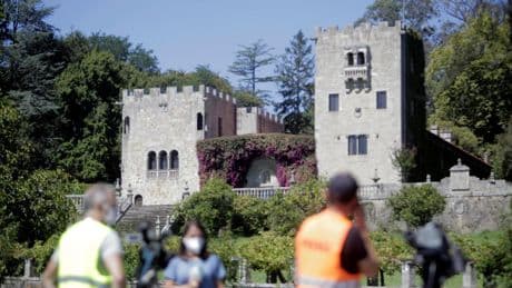 El Supremo condena a la familia Franco a devolver al Concello de Santiago dos esculturas románicas