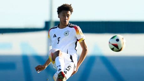 Dauer-Baustelle Abwehr! - Bayern setzt jetzt auf DIESES Super-Talent (16)