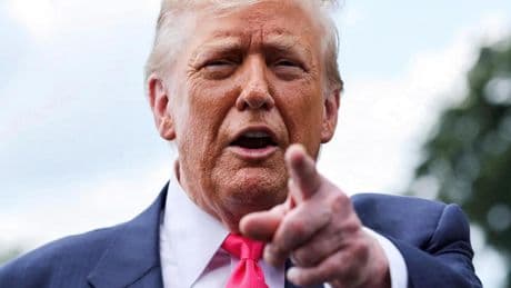 Trump intensifica su cruzada anti-eólica con más bloqueos y sacude al sector europeo: "Va contra la lógica económica"