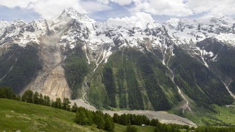 Schweiz: Schuttberg auf Blatten teils 100 Meter hoch