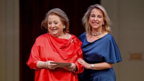 María Rosa Bonet, presidenta de Catergest y SEK Education, galardonada por la reina Sofía en los Premios Valor Añadido