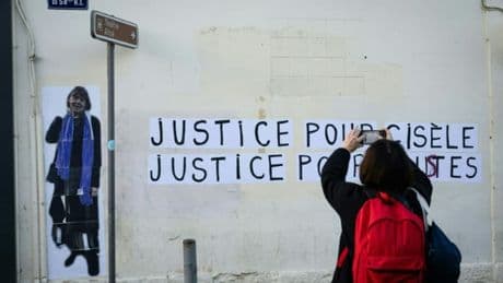 Un an après le procès des viols de Mazan, l'exécutif exhorté à agir sur les violences sexuelles