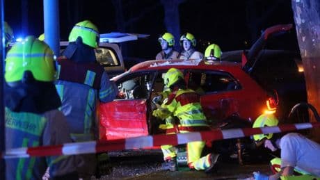 Raserunfall in der 30er-Zone - Schwerverletzte! Gaffer! Tumult!