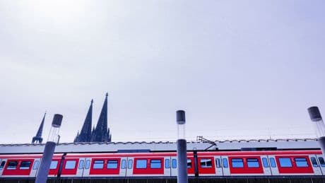 Bauarbeiten: Schwere Zeit für Pendler: Am Kölner Hbf fährt kaum ein Zug