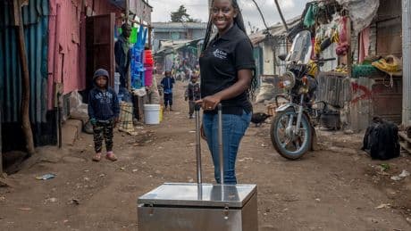 Solar-Kühlboxen in Kenia: Norah Magero kämpft gegen tödliches Impfstoff-Drama