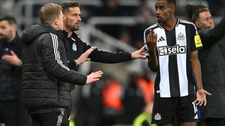 Eddie Howe has same Alexander Isak problem that saw star dubbed 'dressing room burden'
