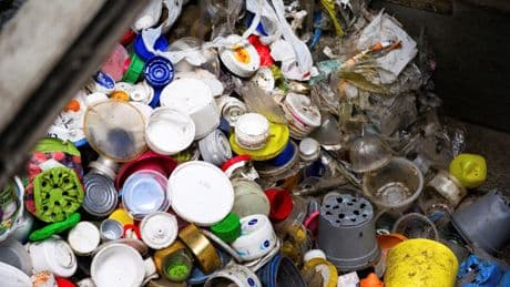 «Trahison de l’humanité»: le traité mondial contre la pollution plastique vole en éclats à Genève