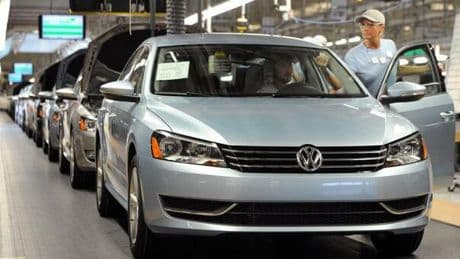 Volkswagen sbatte sui dazi. Utile in calo a 2,3 miliardi. Puma taglia le previsioni
