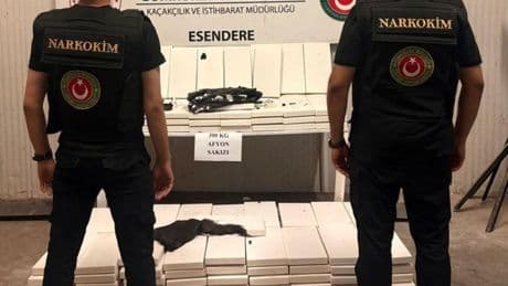 Hakkari'de 300 kilogram afyon sakızı ele geçirildi