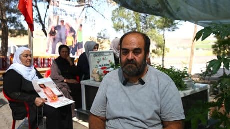 Narin Güran'ın cansız bedenin bulunmasının üzerinden 1 yıl geçti: Mezarı başında anıldı
