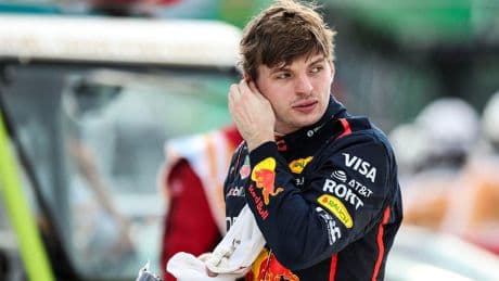 Max Verstappen ‘traint’ met Duitse artiestennaam eigen pupil op Nordschleife